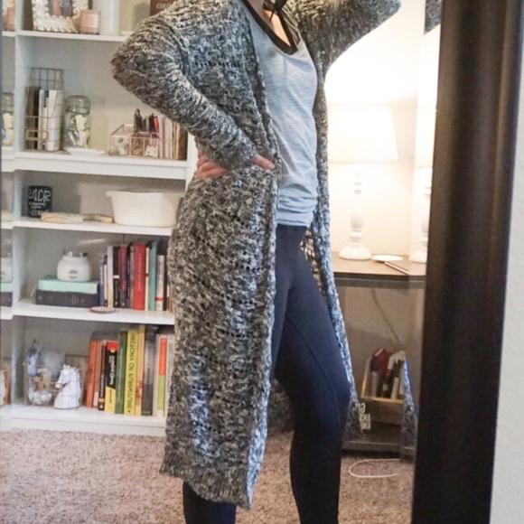 Long Cardigan - Picture 2 of 3